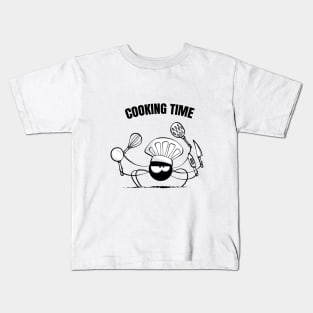 Beth the spider -Cooking time (text version) Kids T-Shirt